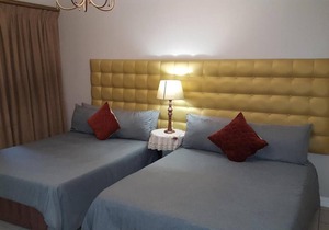 Savoy Lodge with Breakfast included! - nice Budget Triple Room 2
