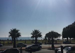 Sea point Promenade Self Catering Apartment ideally located to all Cape Town Attractions ! Walking distance to V&A waterfront and shops, restaurants , parks