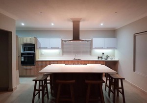 Sheffield Beach Hilltop House