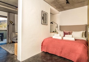 Spacious 1 Bed Studio in Bo-Kaap with Table Mountain Views