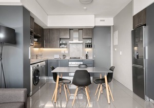 Spacious and Elegant 2 Bedroom Apartment