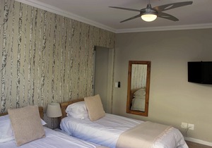 Spacious and Modern 2 Bedroom Apartment in Green Point