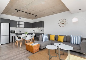Spacious De Waterkant Apartment in The Signature