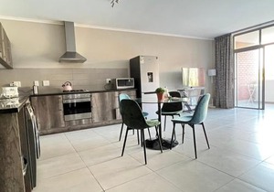 Spacious Modern 1 bedroom apartment near Canal Walk