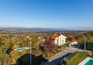 Spacious Villa with Pool and Garden in Kartepe