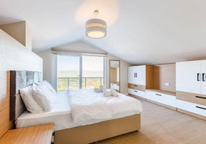 Spacious Villa with Private Pool and Garden in Kartepe
