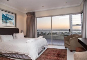 Spectacular Beachfront Apartment 3 Bedroom C101 Sea Spray