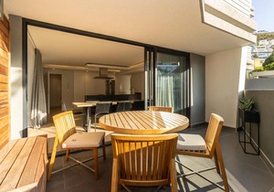 Stunning 3-Bed Apartment w/Balconies Pool in Cape Town