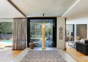 Stunning 3 bedroom en-suite Constantia home