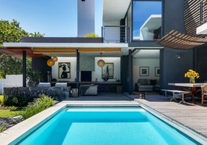Stunning 3 bedroom en-suite Constantia home