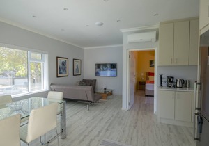 Superior 3-Room-Apartment with Loggia, fast Internet, AirCon, solar-heated Pool