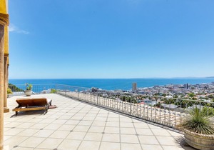 Villa Lyn in Fresnaye with ocean and mountain views (2 swimming pools)