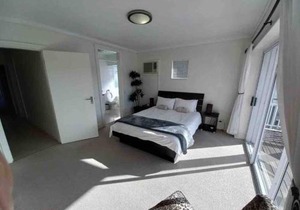 WATERFRONT - 1 South Quay lovely two bed on water