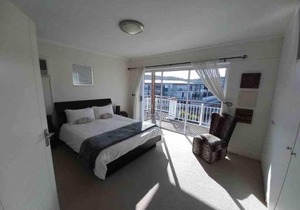 WATERFRONT - 1 South Quay lovely two bed on water