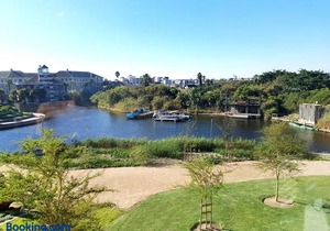 Waters Edge 103
