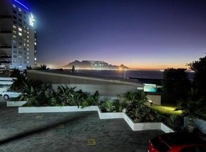 Infinity | Bloubergstrand