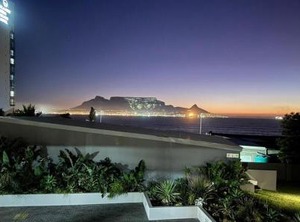 Infinity | Bloubergstrand