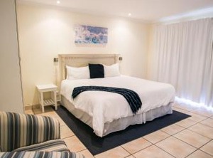 Santorini Guesthouse | Bunkers Hill