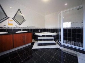 Lodge Savoy | Rondebosch East