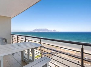 The Waves | Bloubergstrand
