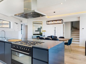 Bantry Bay | Three Anchor Bay