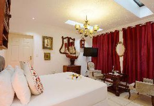 Villa Simonne | Houghton Estate