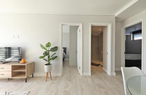 Milnerton Apartment | 002 Burmesiter on Park- 2 minute walk from the beach