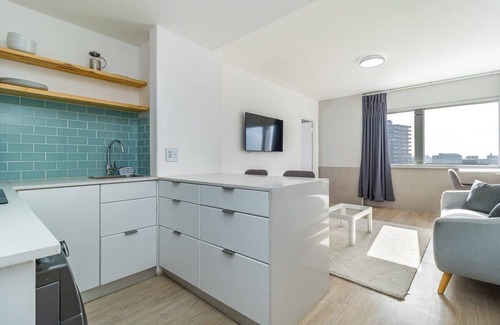 Three Anchor Bay Apartment | 1 Bedroom Apartment, Seapoint, Cape Town, South Africa
