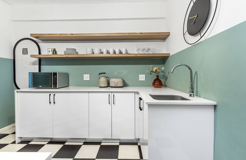 Three Anchor Bay Apartment | 1 Plomarion - Two Bedroom Apartment, Sleeps 4