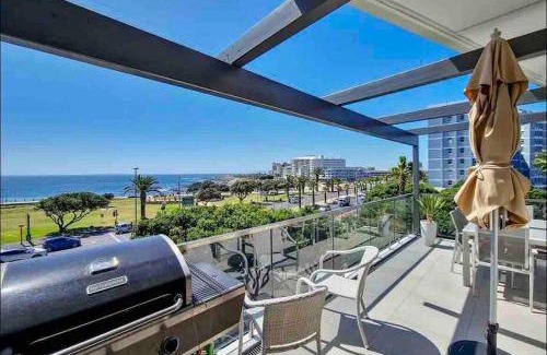 Three Anchor Bay Apartment | 100 m² Apartment ∙ 2 bedrooms ∙ 4 guests
