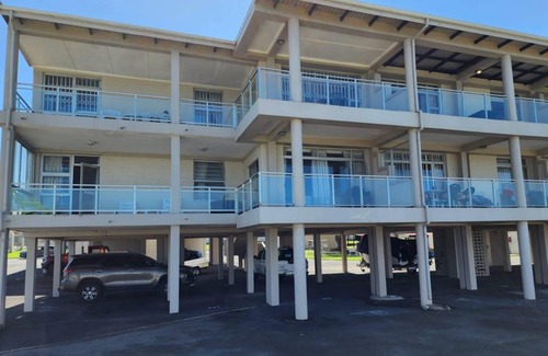 Margate Apartment | 100 m² Apartment ∙ 3 bedrooms ∙ 6 guests
