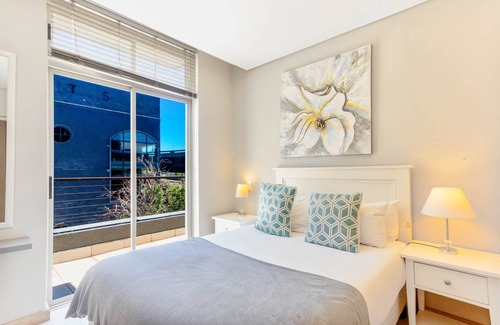 Cape Town City Centre Apartment | 100 m² Apartment ∙ 3 bedrooms ∙ 6 guests