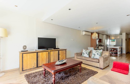 Cape Town City Centre Apartment | 100 m² Apartment ∙ 3 bedrooms ∙ 6 guests