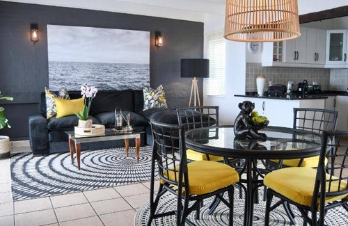Shaka's Rock Apartment | 100 m² Apartment ∙ 1 bedroom ∙ 2 guests