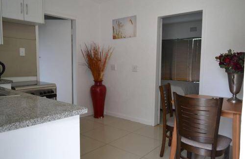 Greater Johannesburg Metropolitan Area Apartment | 100 m² Apartment ∙ 1 bedroom ∙ 2 guests