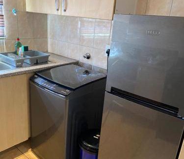 Greater Johannesburg Metropolitan Area Apartment | 100 m² Apartment ∙ 2 bedrooms ∙ 4 guests