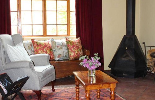 Dullstroom Apartment | 100 m² Apartment ∙ 3 bedrooms ∙ 6 guests
