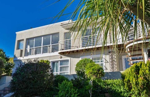 Humewood Bed & Breakfast | 100 m² Bed and breakfast ∙ 2 bedrooms ∙ 4 guests