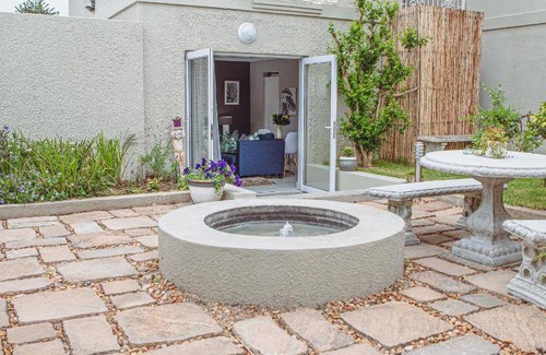 Humewood Bed & Breakfast | 100 m² Bed and breakfast ∙ 2 bedrooms ∙ 4 guests