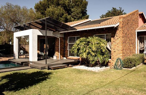 Ekurhuleni Bed & Breakfast | 100 m² Bed and breakfast ∙ 3 bedrooms ∙ 8 guests