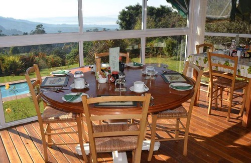 Hilton Bed & Breakfast | 100 m² Bed and breakfast ∙ 3 bedrooms ∙ 127 guests