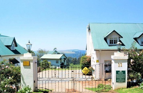 Hilton Bed & Breakfast | 100 m² Bed and breakfast ∙ 3 bedrooms ∙ 127 guests