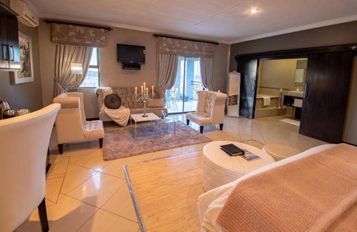 Bloemfontein Bed & Breakfast | 100 m² Bed and breakfast ∙ 127 guests