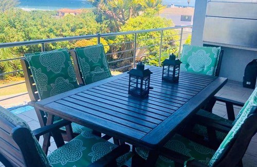 Jeffreys Bay Bed & Breakfast | 100 m² Bed and breakfast ∙ 3 bedrooms ∙ 127 guests