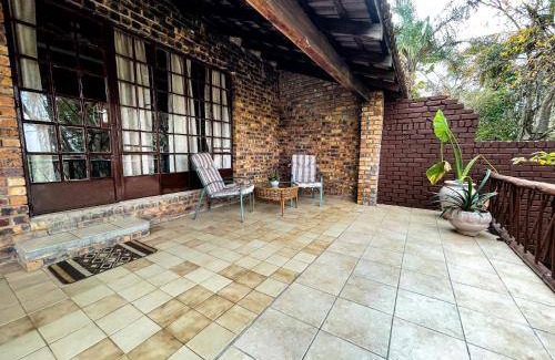 Hazyview House | 100 m² Farmhouse ∙ 2 bedrooms ∙ 6 guests
