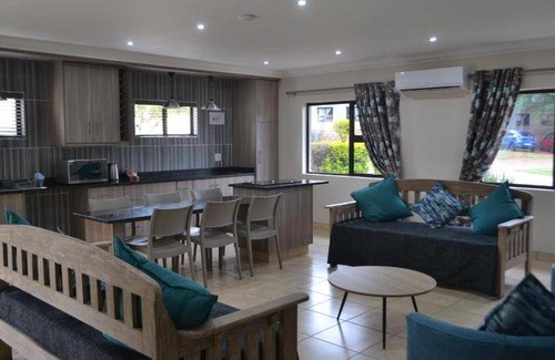 Buffelspoort Resort | 100 m² Resort ∙ 3 bedrooms ∙ 8 guests