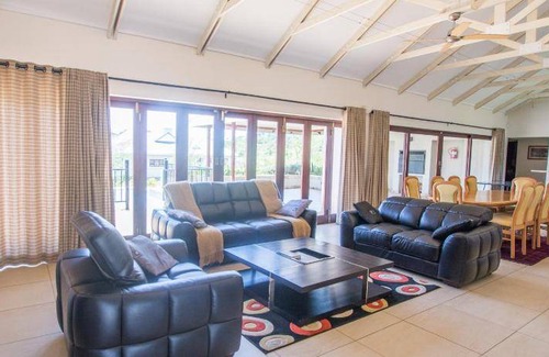 Hazyview Resort | 100 m² Resort ∙ 4 bedrooms ∙ 8 guests