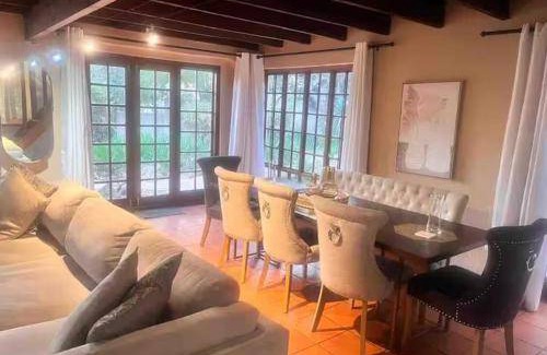 Baileys Muckleneuk Bed & Breakfast | 100 m² Bed and breakfast ∙ 2 guests