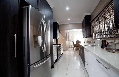 Kempton Park Bed & Breakfast | 1000 m² Bed and breakfast ∙ 5 bedrooms ∙ 10 guests