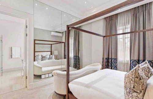 Greater Johannesburg Metropolitan Area House | 1000 m² House ∙ 4 bedrooms ∙ 9 guests
